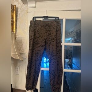 #63❤️ BNWOT BELLA DAHL BROWN BLACK LEOPARD JOGGERS